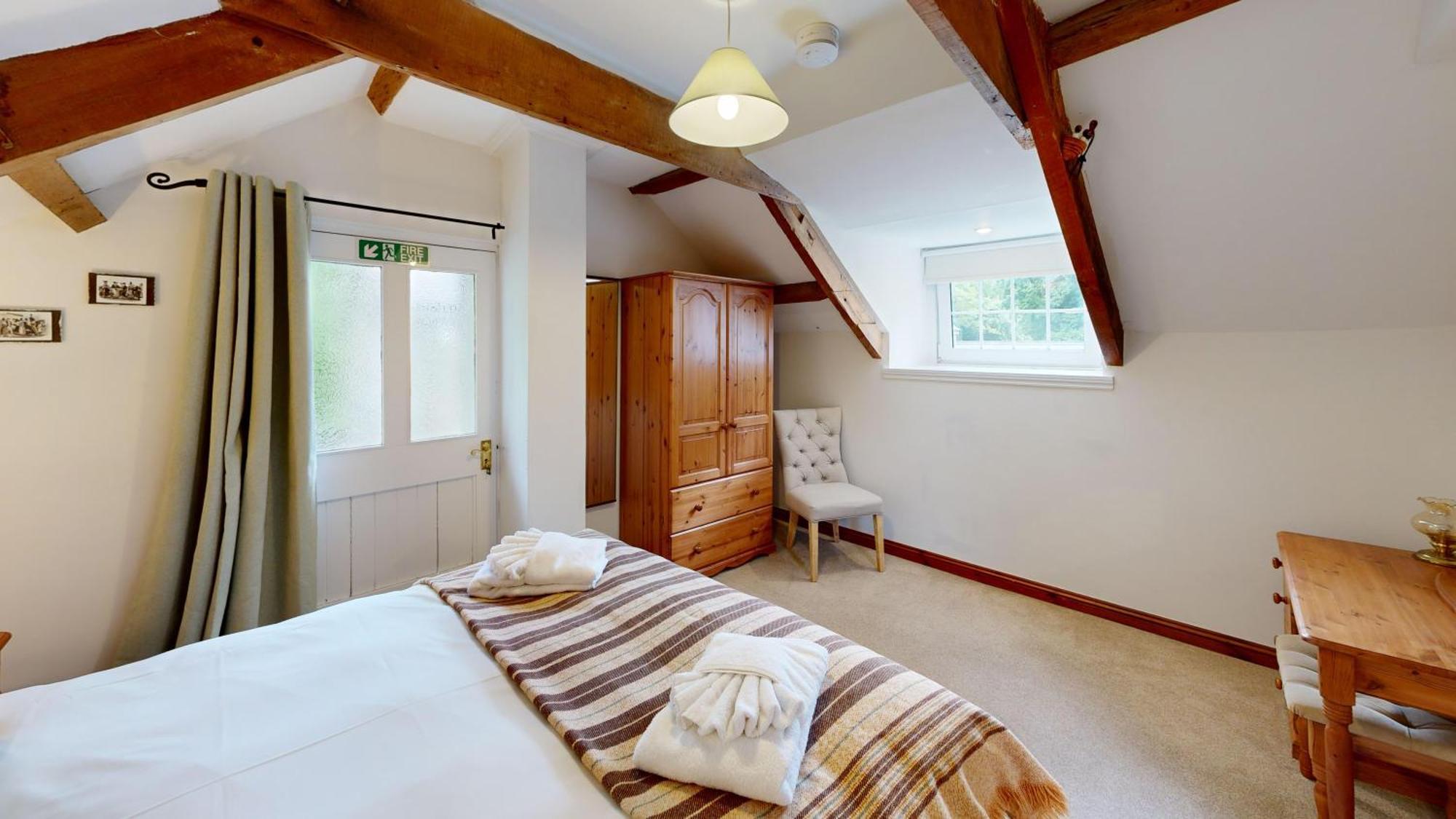 Swansea Valley Holiday Cottages Cilybebyll Экстерьер фото