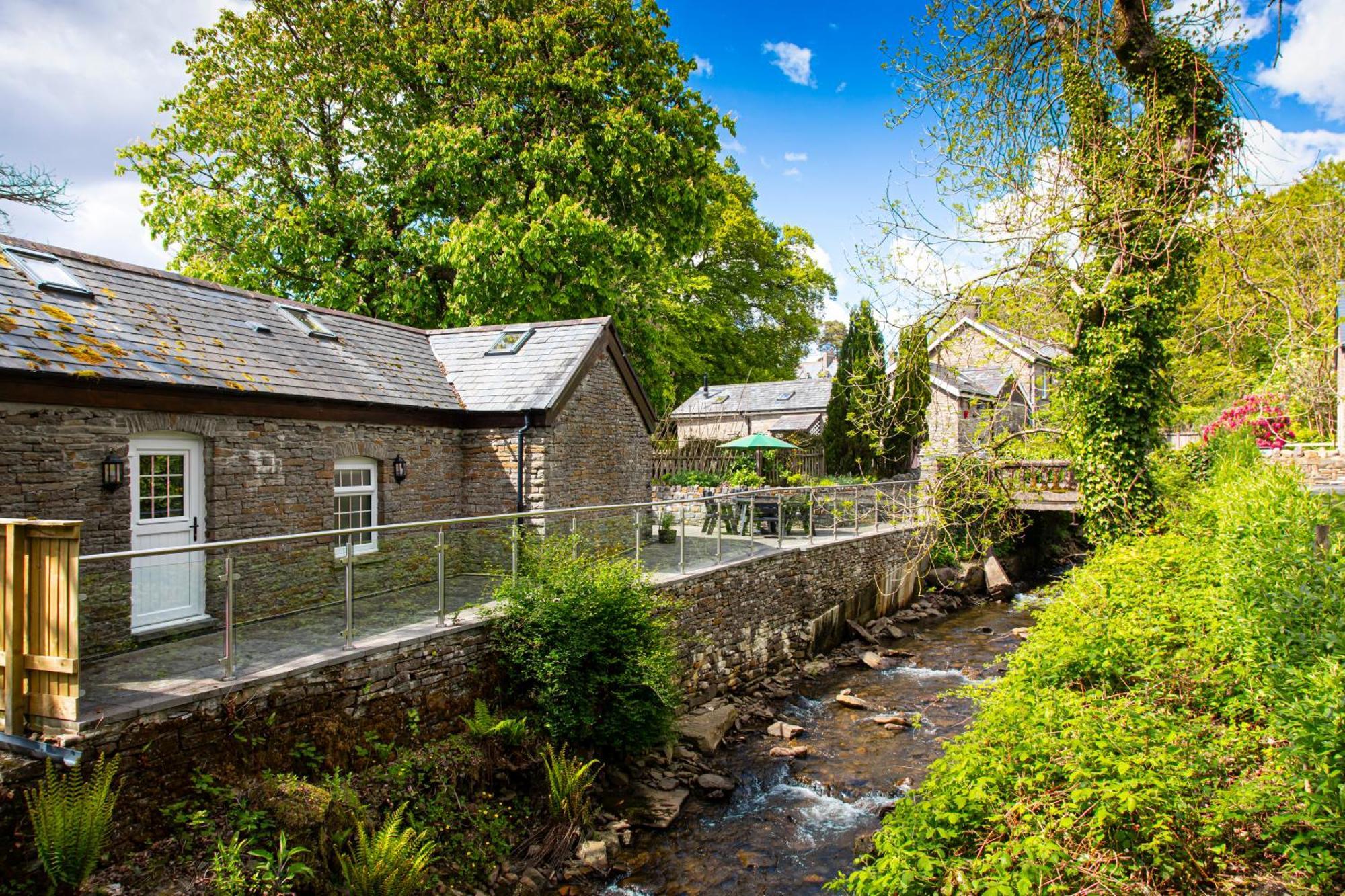 Swansea Valley Holiday Cottages Cilybebyll Экстерьер фото