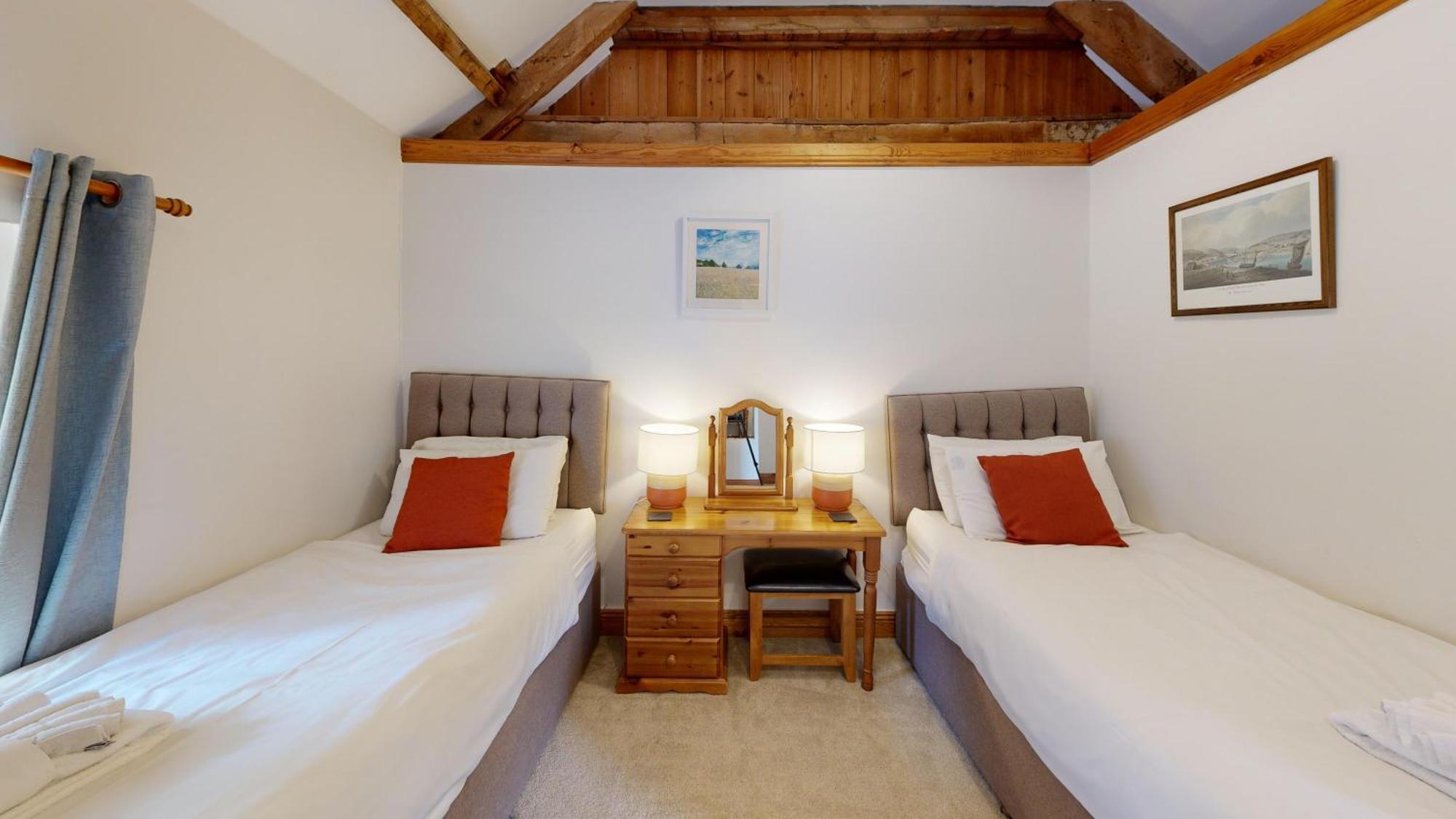 Swansea Valley Holiday Cottages Cilybebyll Экстерьер фото